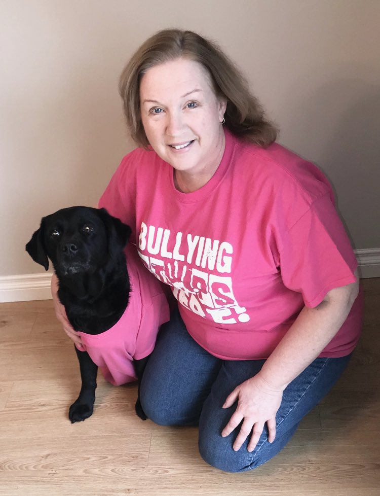 SCDSB_Schools's tweet image. 📢Attn SCDSB staff! This week&apos;s #SCDSBScoop is now live! In this week&apos;s episode we recognize #InternationalDayofPink by sharing photos and speaking with @DH_scdsb about the importance of this special day. #VirtualDayofPink💗

📽️Watch today&apos;s episode now:
bit.ly/2y5KVaI