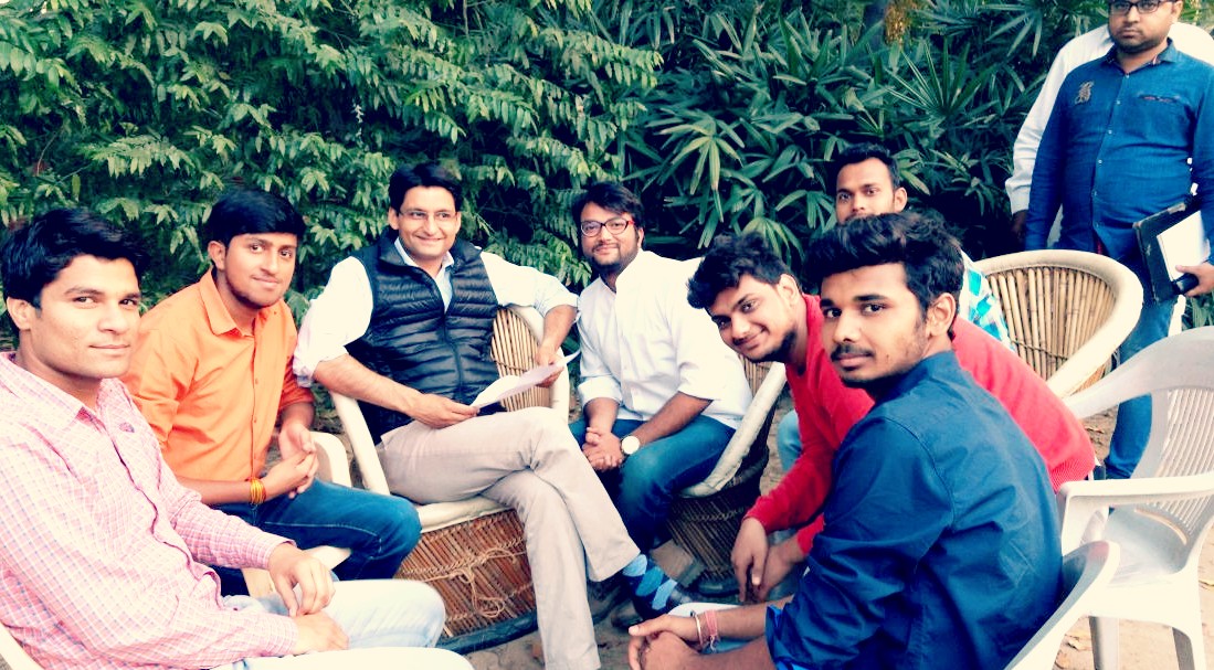 RaoMukulyaadav's tweet photo. MP साहब आज 4 साल हो गए ट्विटर पर सक्रिय हुए, 
0 se 800 follower हो लेकिन जिसके लिए ट्विटर पर आया उसकी आज भी कमी है🕯️😇🇮🇳 #Followback 
❤️🙏
@DeependerSHooda https://t.co/Ax849wRBsd