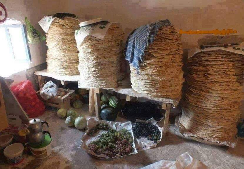 Anadoluda köylerde insanlarımızın sıkıntılı zamanlar için ne kadar tedbirli olduğunun göstergesi. Konya-Hüyük ilçemize bağlı bir köydeki herhangi bir insanımızın ambarından sonbahar aylarındaki görüntüler.