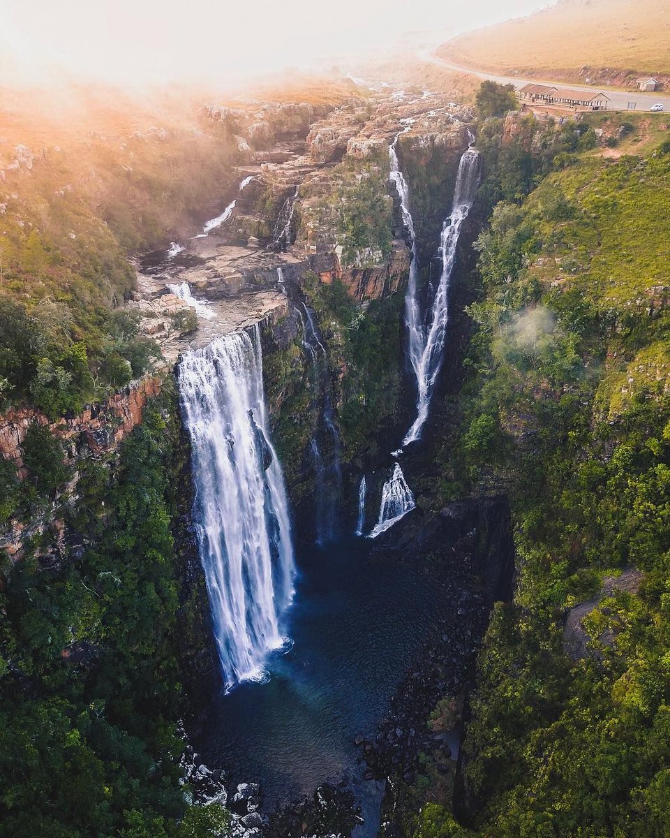 southafricauk's tweet photo. Few places in the world are so sublimely beautiful as South Africa's Panorama Route, so we hope you'll enjoy it for yourself soon! 🇿🇦❤️

It's home to some spectacular natural wonders, like Lisbon Falls, pictured by photographer I/G @ltjvrensburg. #meetsouthafricaLATER https://t.co/ibCujz8NX1
