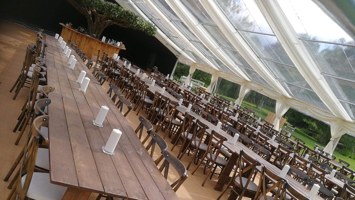 furniture4event's tweet image. #throwbackthursday to an event featuring our Wooden Crossbacks and Trestle Tables. We love how good these look together, a perfect match in fact! 🤎