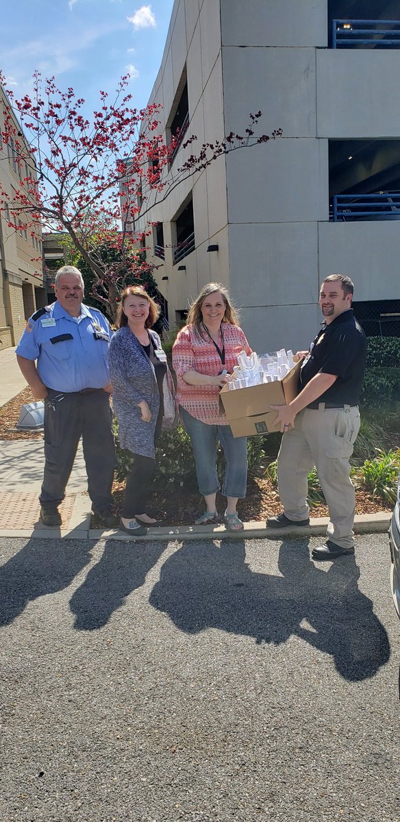 So excited to drop off the first batch of thirty-eight 3D printed Face Shields to Tennova Healthcare. The Bradley County Schools STEM Team members are working hard to produce more for our medical community. @BradleySchools #LearninginplaceTN