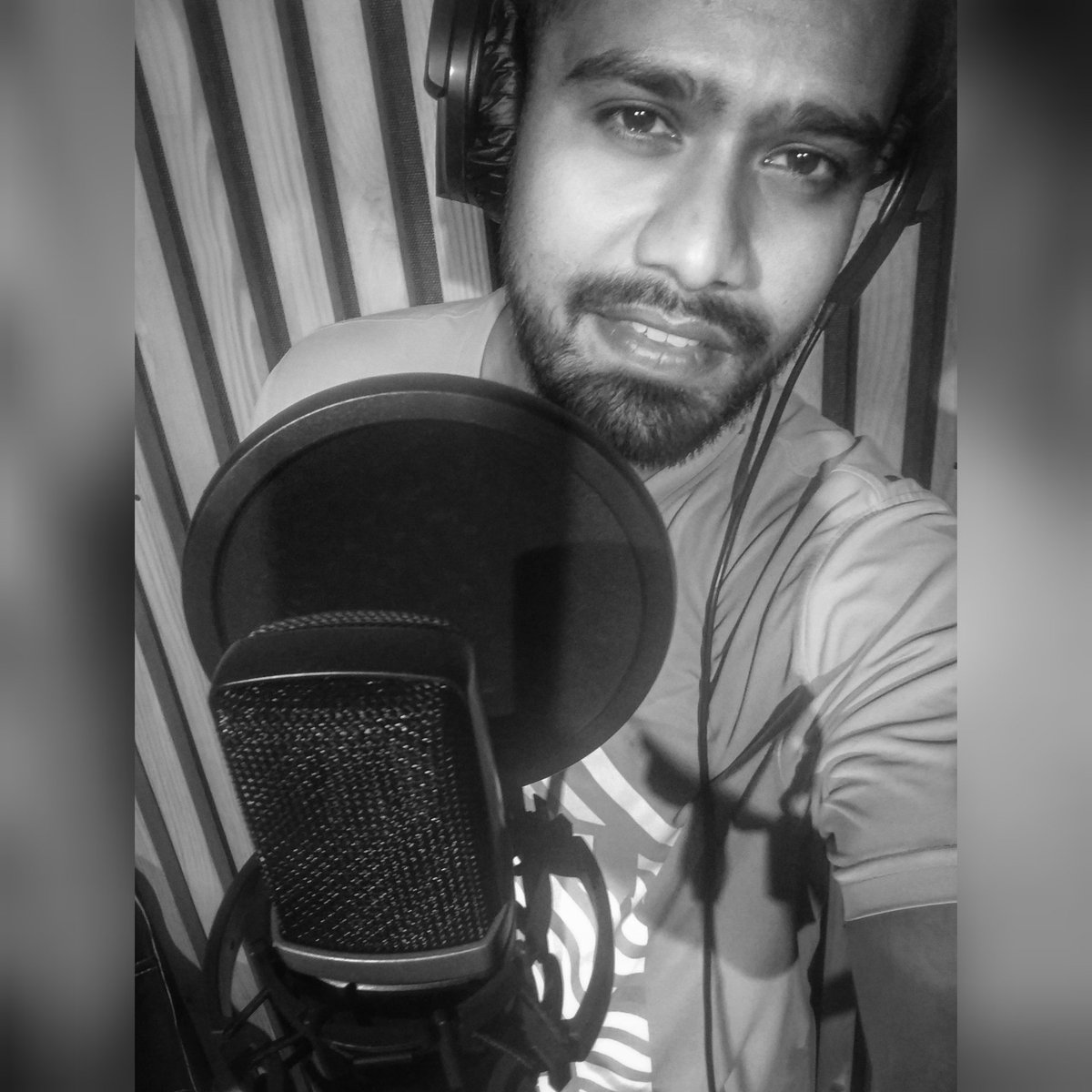 shazanmujeeb's tweet photo. This is my happy place.. I am missing it so much.. I just pray and hope the corona pandemic will be over soon Insha Allah.
#shahzanmujeeb
#quarantinelife #missingthestudio #Covid19 #SpreadLoveAndPositivity https://t.co/tBs61809Zw