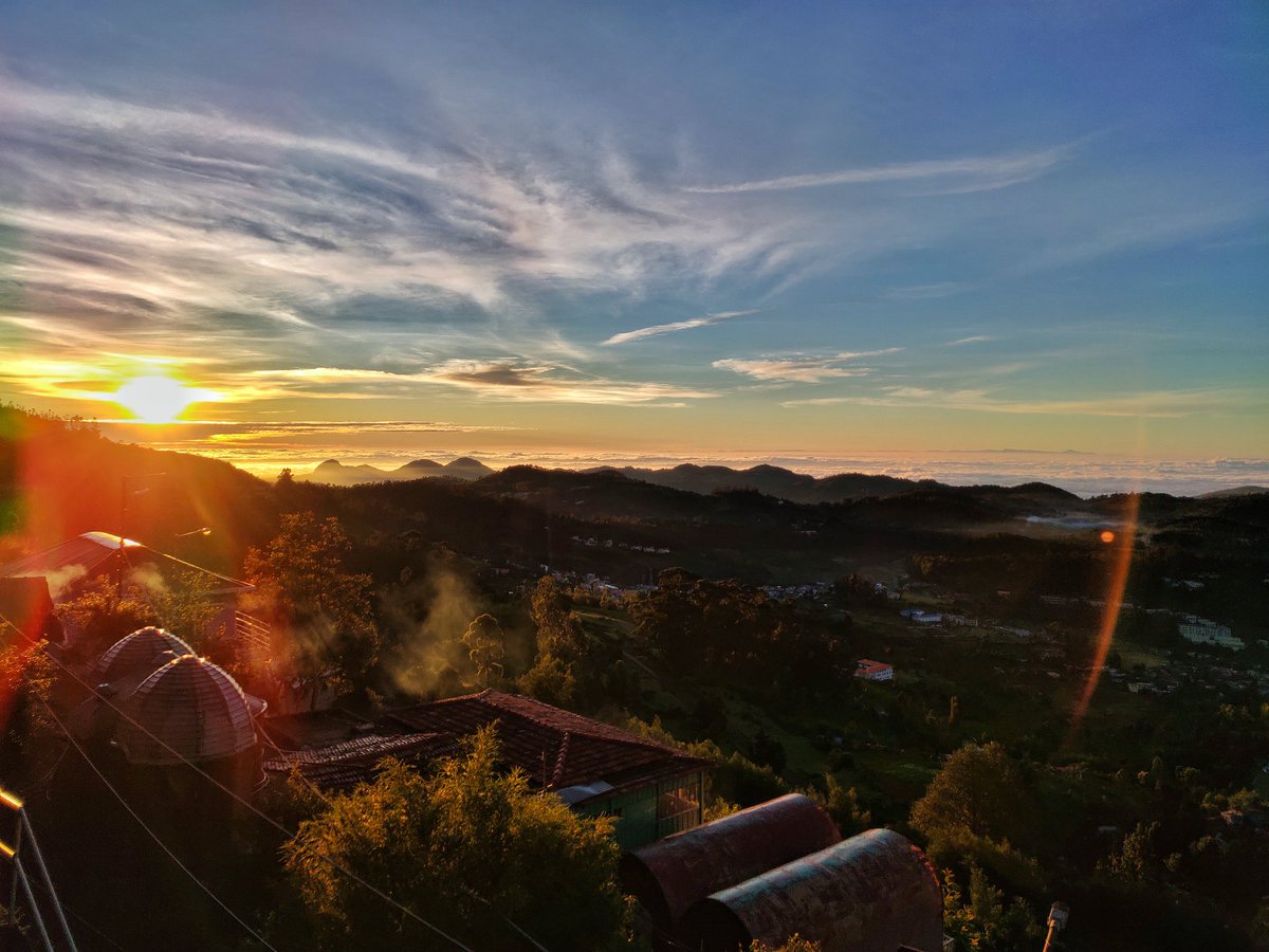 SauravShirwadk2's tweet photo. Golden Sunrise from Ooty!
Captured on December 2019, using RealmeXT. @realmemobiles
Instagram: https://t.co/Ux7hR0Ms5M

#ThrowbackThursday
#mobilephotography #landscapephotography #realmecommunity #shotonrealme #CloseToGrub https://t.co/qGtIf1vrfU