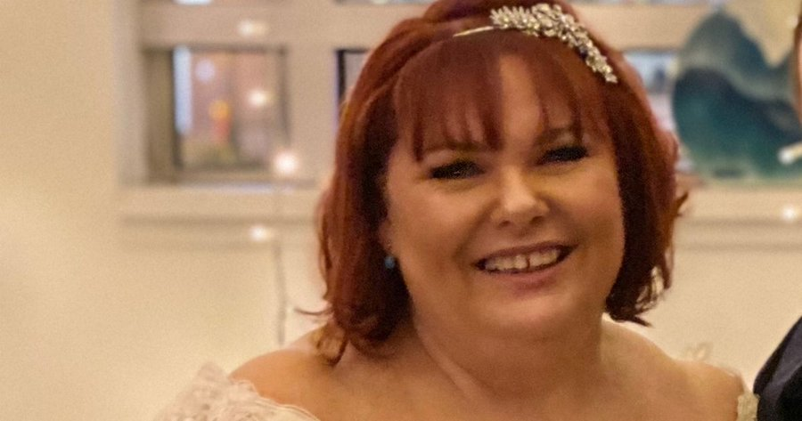 RIP NHS heroine Barbara Moore. The 54 year old grandmother has died of Covid-19. The patient discharge planner at Aintree Hospital, and former care worker, was described by colleagues as an unsung hero who will be terribly missed.  #NHSheroes  https://www.liverpoolecho.co.uk/news/liverpool-news/beautiful-nhs-worker-deserved-better-18066004