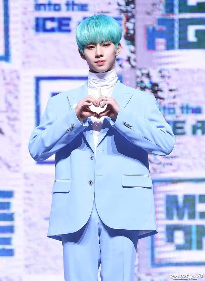 InformacionBts's tweet photo. Aprecien a win y💫🥺 https://t.co/g4oATvAQ6k