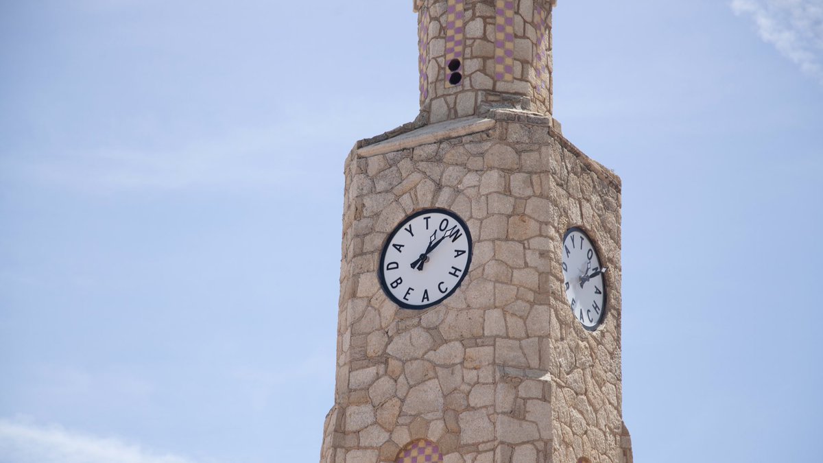 The 🕒 is ticking! Only one hour until the NCA &amp; NDA College Showcase begins. What teams are you excited to see?! Reply &amp; tag them below. 👀👇