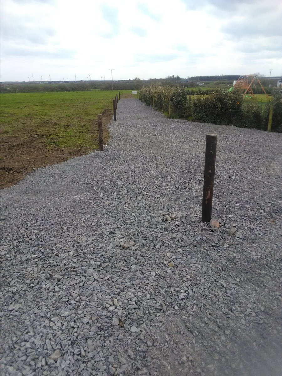 mountrivers12's tweet photo. taking @paudieland s advice. @TeagascGrass10 #cowpaths #onoffgrazing #heavyland https://t.co/47i1UBTdsn