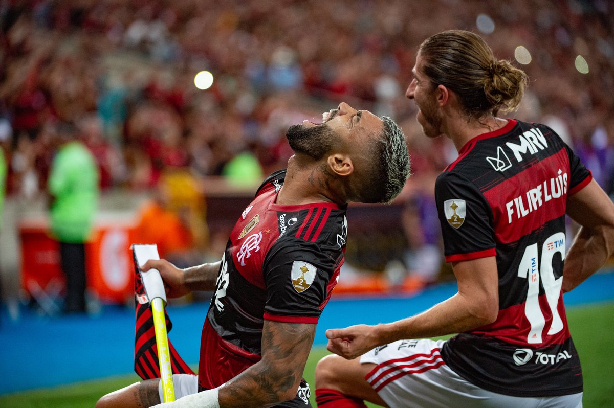 Flamengo's tweet photo. Um #TBT especial nesta quinta-feira! Várias comemorações iradas do Mengão em 2020! Se liga só! #CRF #FiqueEmCasa

📸 @AlexandreVidal1 https://t.co/27xdKb4wzE