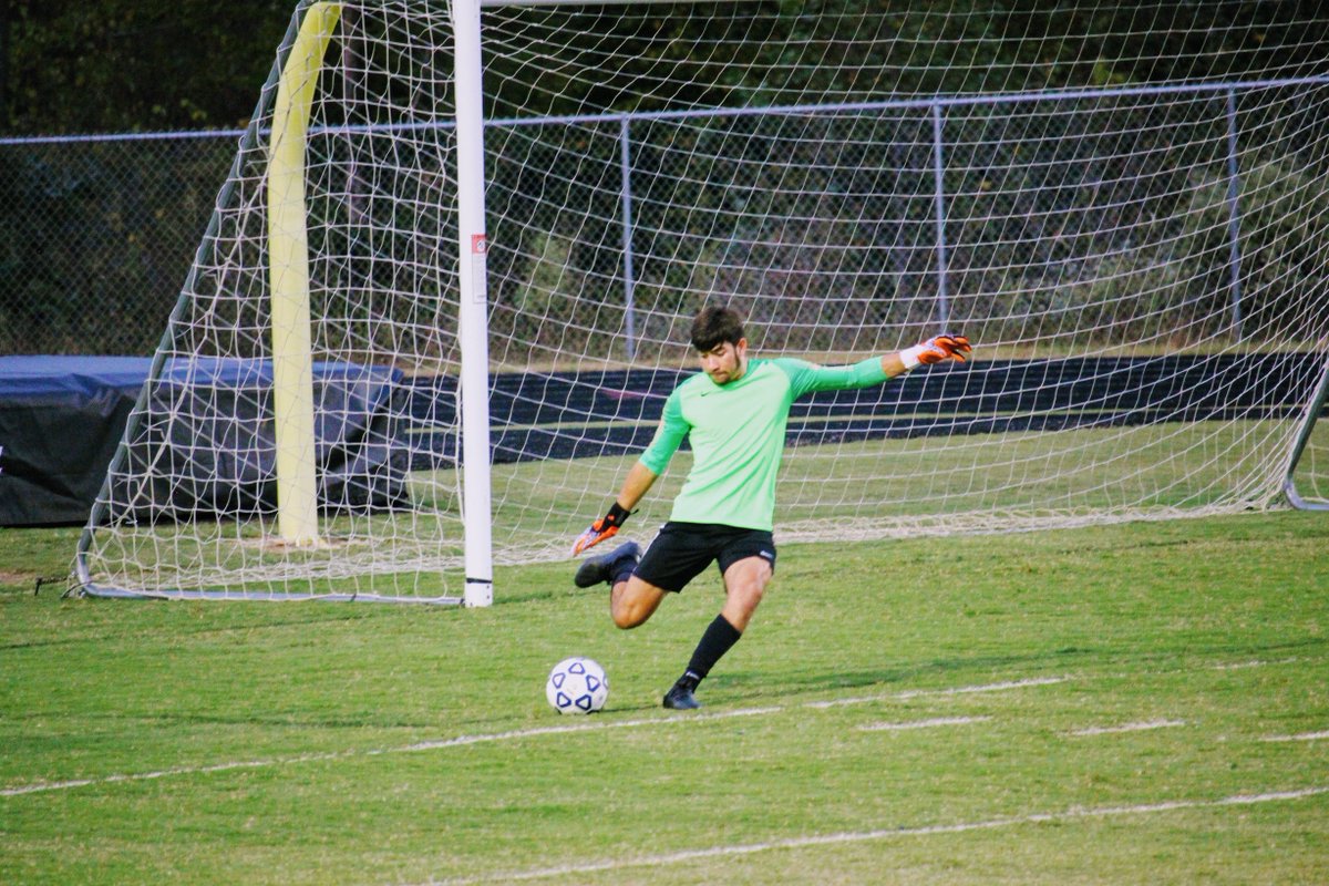 CarolaGPonce's tweet photo. Senior Shout-Out 🎓Gabe Rodriguez will be attending a 4 year university in the fall, mostly likely UNCW.  ¡FELICIDADES!  #BeOG #Classof2020 https://t.co/5ahwawHpSd