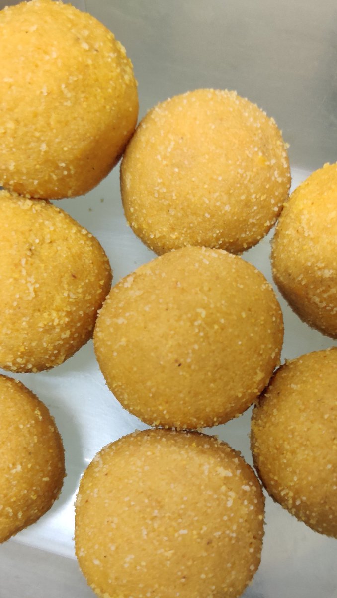 Besan ke laddoo #food  #cookingathome