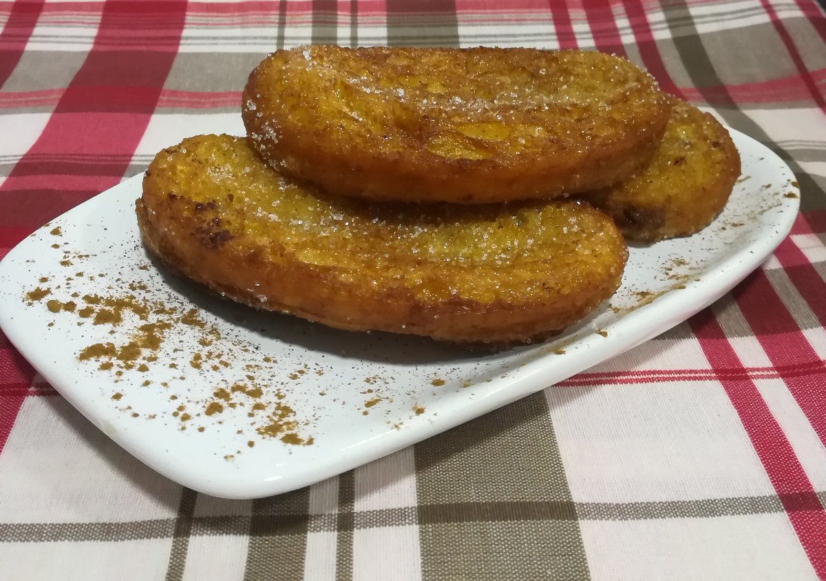 PanSaneli's tweet photo. ¡Con buen pan se hacen buenas torrijas! #SemanaSanta #RetodelSabor #CyLesvida #Torrijas https://t.co/1yfNr059gg