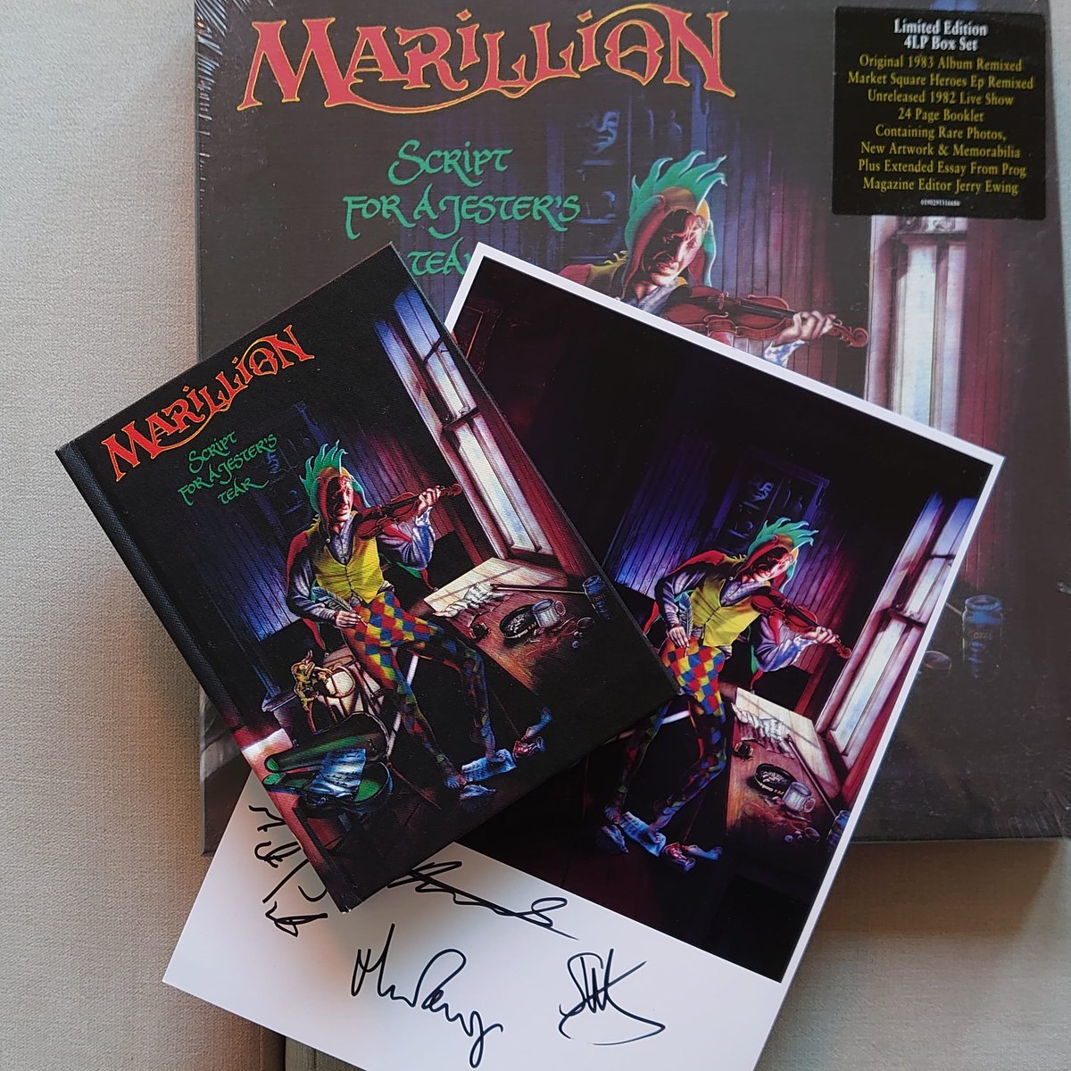 vircavs's tweet image. Marillion pasakainais albums pārizdots jaunās skaņās. Pilns komplekts ar autogrāfiem. #marillion #scriptforajesterstear #progressiverock