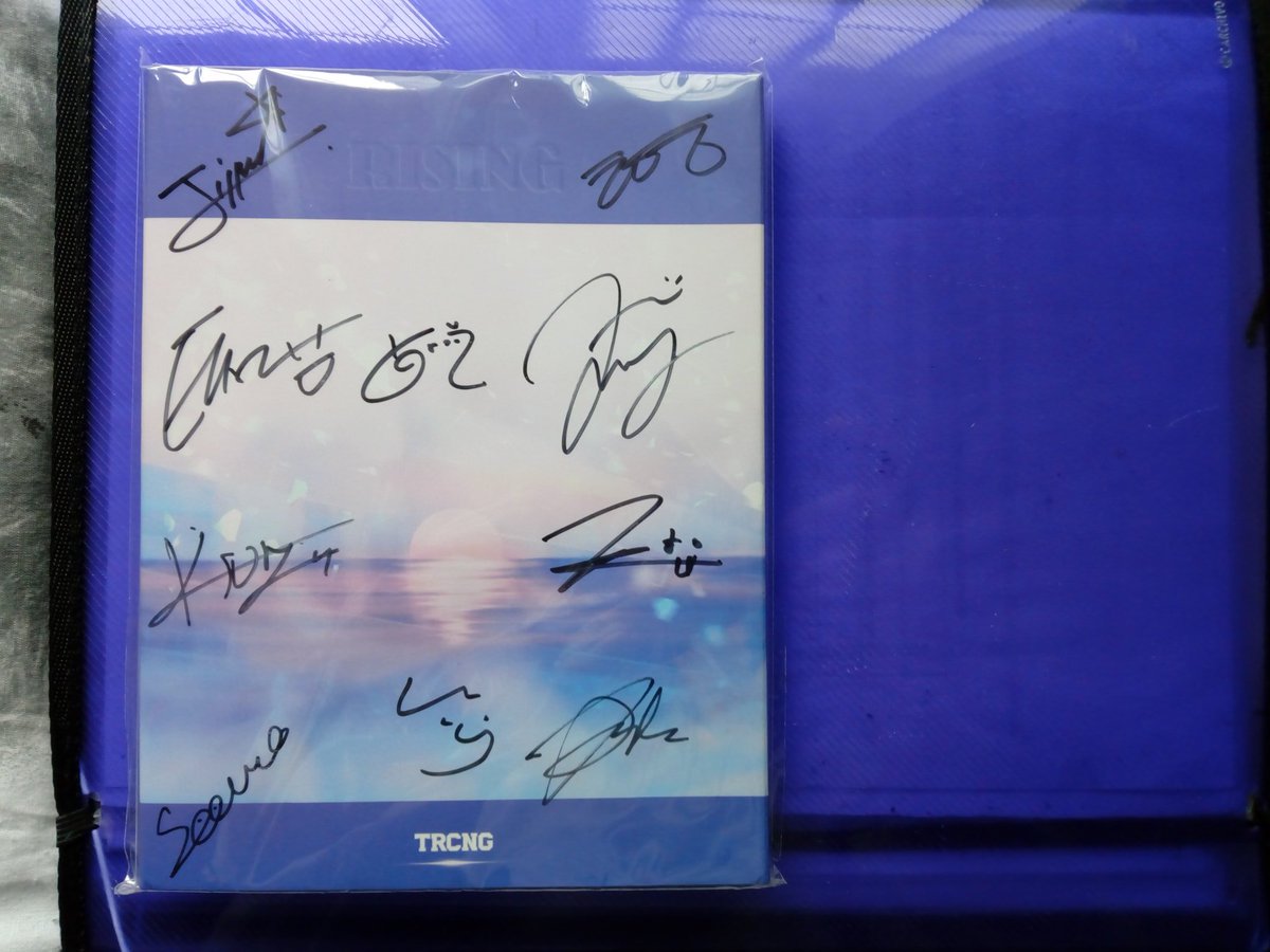 TeenRisingWolf's tweet photo. [TRCNG RISING album for SALE📢]

Price: 25€, no photocards included❗
DM me if you are interested

The shipment will be done when the quarantine period is over❗

#TRCNG #TRCNGRising #티알씨엔지 #TRCNGMissing https://t.co/l25z1k5Ixe