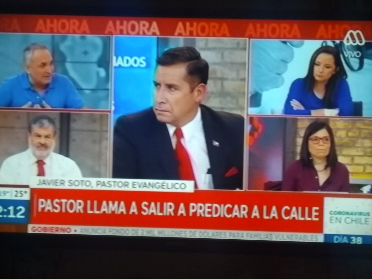 danebersoh's tweet photo. Son unos irresponsables #muchogustomega ¿Cómo llevan al Pastor Soto? 🤦🏽‍♀️ por mucho que lo cuestionen igual le dan el espacio para difundir su mensaje a los fanáticos como él. A está gente no hay que darle ningún espacio. Son un asco, no es momento de hacer cosas solo x el rating https://t.co/rDsOtZX8cR