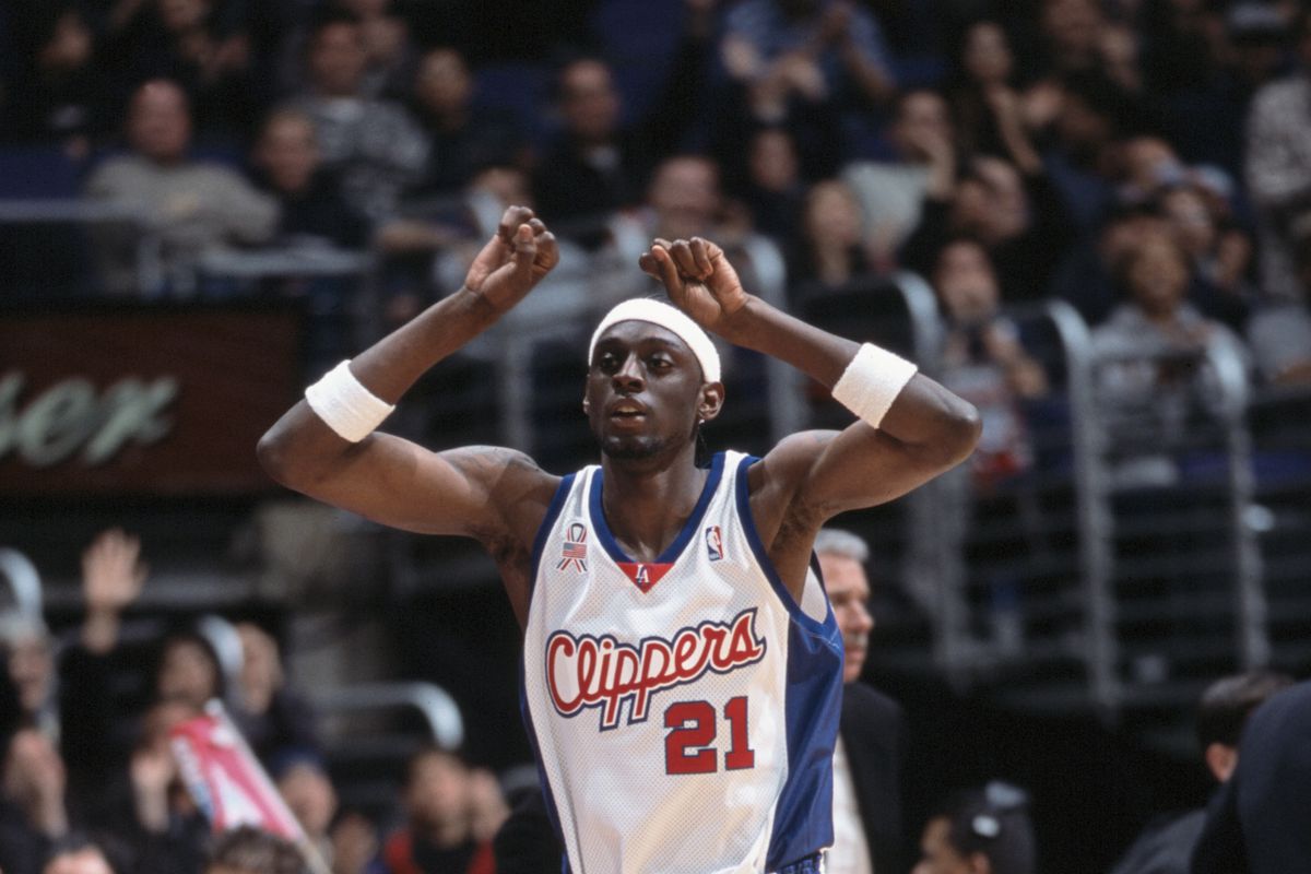 PapaJ0HNS1229's tweet photo. Hooper of the day, Darius Miles #DMiles #Clips https://t.co/Y4lm6qc2WF