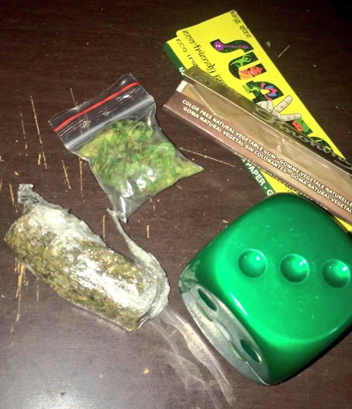 Canabianonato's tweet photo. Quarentando daquele jeito 🍃🤞🤤 https://t.co/is2s0YJ9V1