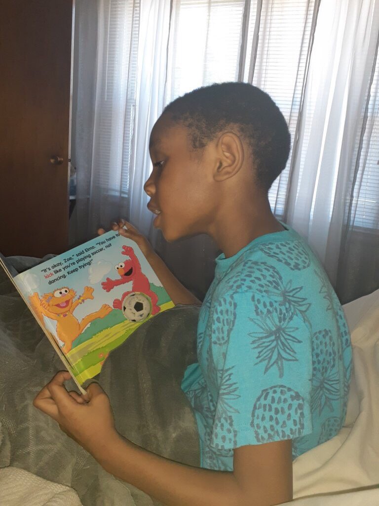 _MooreKnowledge's tweet photo. What my class is doing at home .. Anthony Simmons is reading!! Keep it up @LakeviewDolphin @PortsVASchools #COVID #athomelearning #Reading #readingmatters https://t.co/ANg46nD6LT