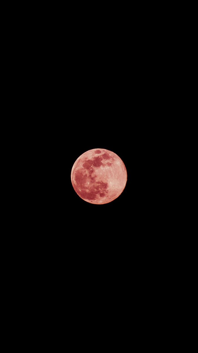 earth's tweet photo. Pink Super Moon — April 7, 2020 https://t.co/TH9Bnrc55U