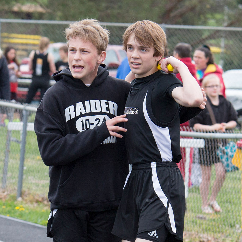BoltsTF's tweet photo. Senior Spotlight - Logan Berg #Bergatron #StateMeet2800m https://t.co/9QRzc0W67B