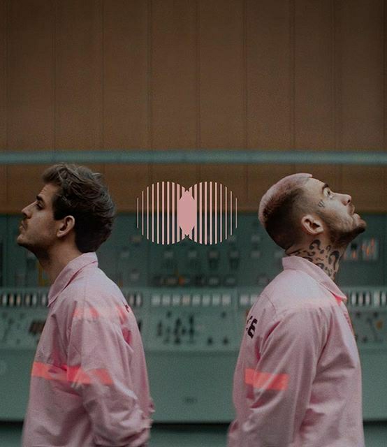 samebutother's tweet image. Thread #LaCasaDePapel jako teledysk tamagotchi: