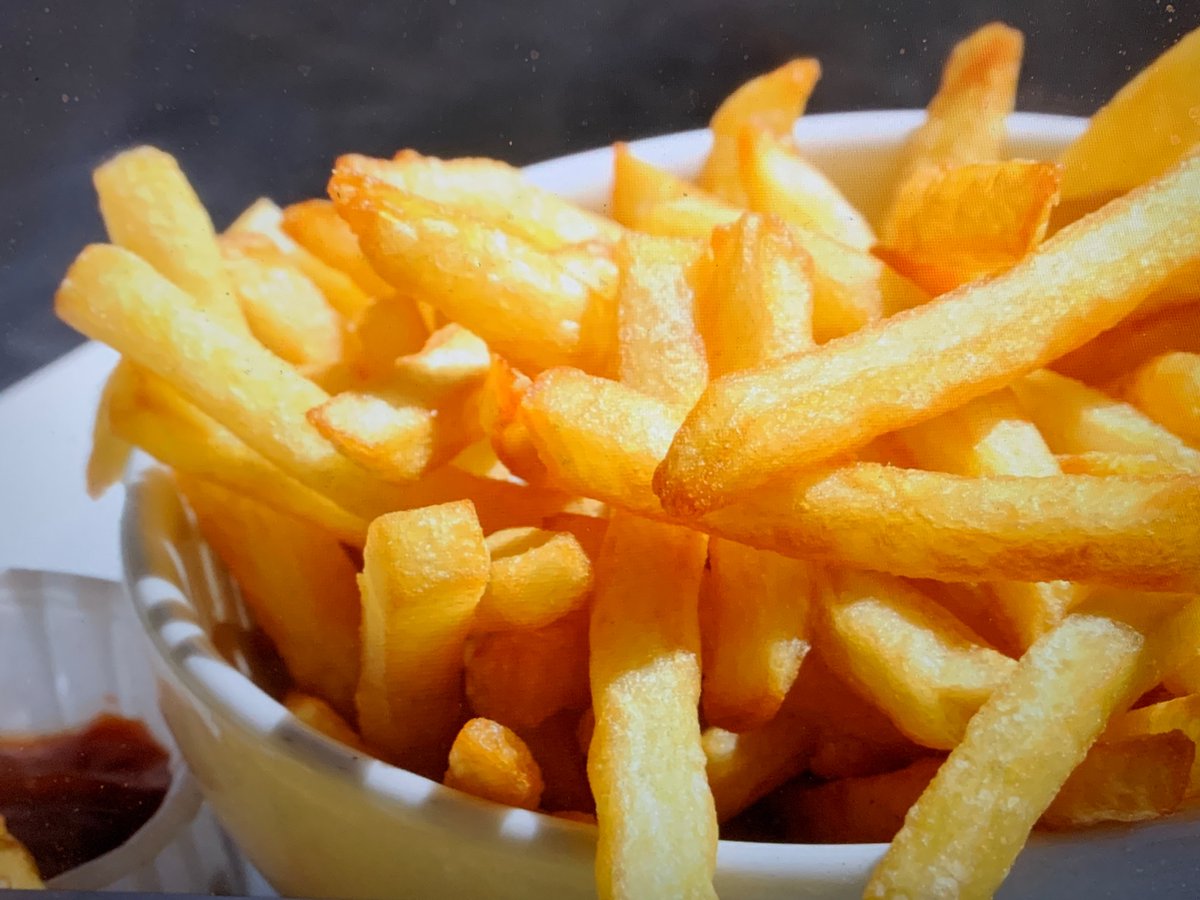 North American potato acres could drop 25 percent. Closed restaurants = massive cuts to French Fry sales. #WestCdnAg #covid19Canada 
producer.com/2020/04/potato…
