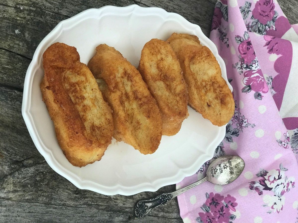 Como manda la tradición, la Semana Santa es época de torrijas. ¿Te animas a prepararlas? 
Con esta #receta superfácil de <a href="/cocominut/">CocotteMinute</a> te quedarán deliciosas. 😋
cocotteminute.es/desayunos/torr…