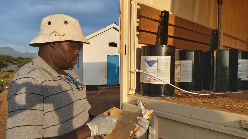 MAAIF_Uganda's tweet photo. #UGLocustControl
The aircraft acquired from the Desert Locust Control Organisation for Eastern Africa for aerial spraying has been received at Nadunget airport along with 80 litres of sumithion and 96 20-litre containers of Ultra Low Volume Pesticide. https://t.co/bm4YXSHC2C