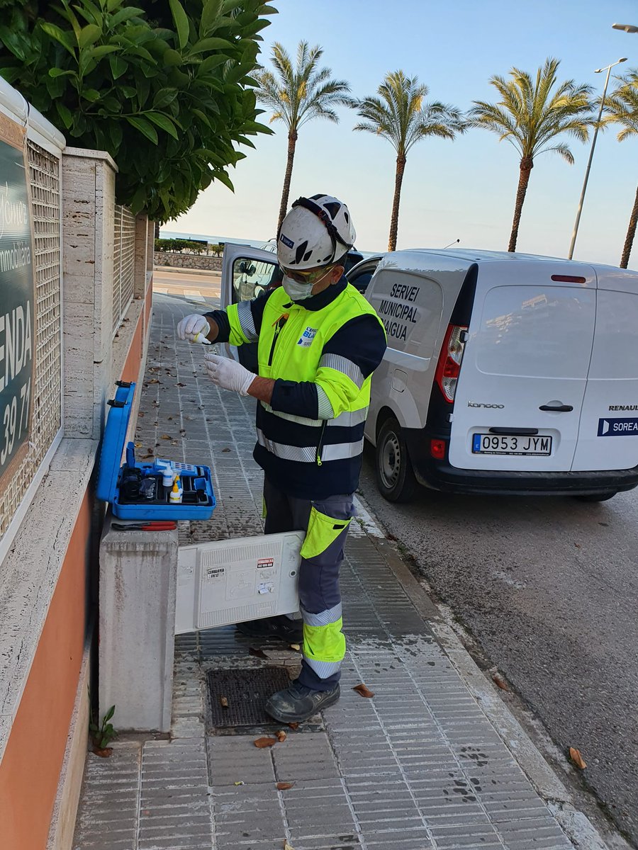 Albertestival's tweet photo. Continuem treballant per garantir els serveis d’aigua i sanejament. Amb equips implicats i compromesos com els de @sorea Penedès-Camp tot sembla més fàcil tot i la situació actual.
Gràcies EQUIP!!!#Cuidemlespersones #quedatacasa https://t.co/O7it6PXtrH