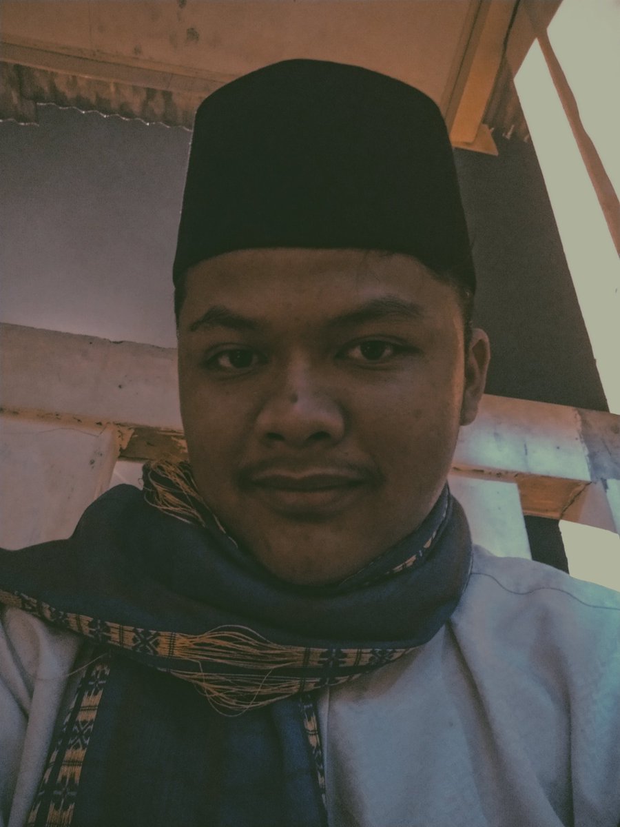 Abaass74's tweet photo. Aku di matamu mungkin bagaikan nun mati di antara idgham billagunnah, terlihat, tapi dianggap tidak ada 🥀
#malamjumat https://t.co/d5TlSlC0I9