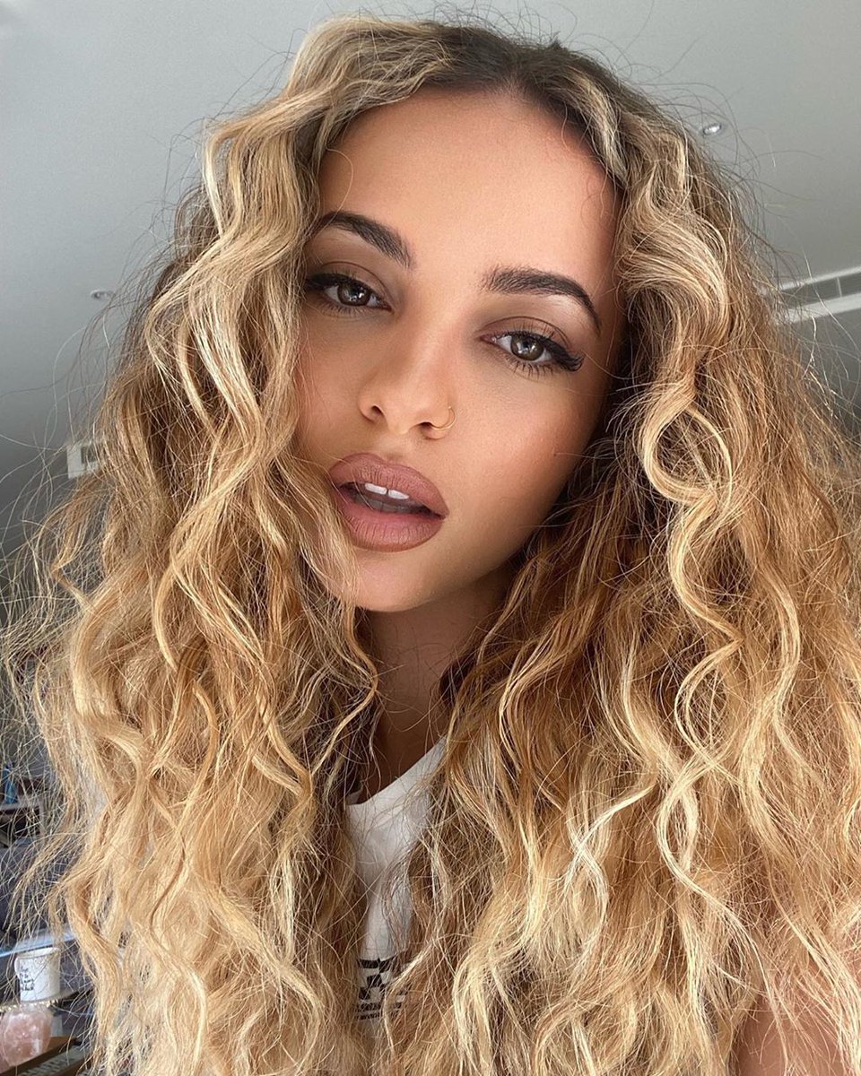 iHeartRadio's tweet photo. Jade Thrilwall's selfies are true works of art ✨ | @LittleMix https://t.co/usrXgLGBQY
