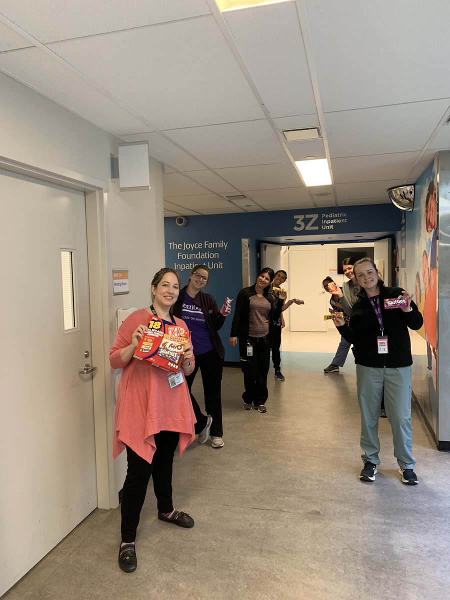 AshleyTodt's tweet photo. Thank you Glen Brae Middle School @HWDSB for the treats! It was a great boost for our healthcare workers on pediatric medicine and complex care! @mch_childrens https://t.co/FZrmGJcPnl