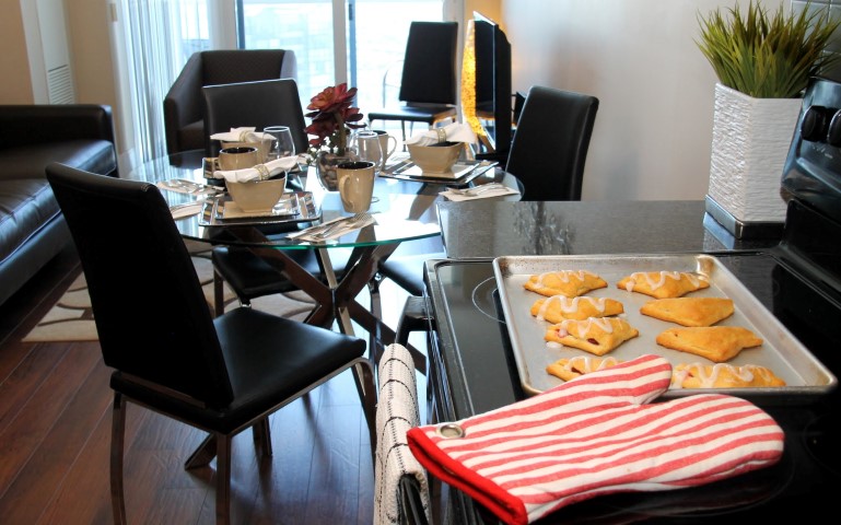 PlatinumSuites_'s tweet image. Has an emergency caused you to temporarily leave your home? Your insurance company can send you to Platinum Suites! One perk of staying at our #insurancehousing in Mississauga is each suite has a full kitchen, so you can prepare yummy meals.

#insurance #shorttermrentals