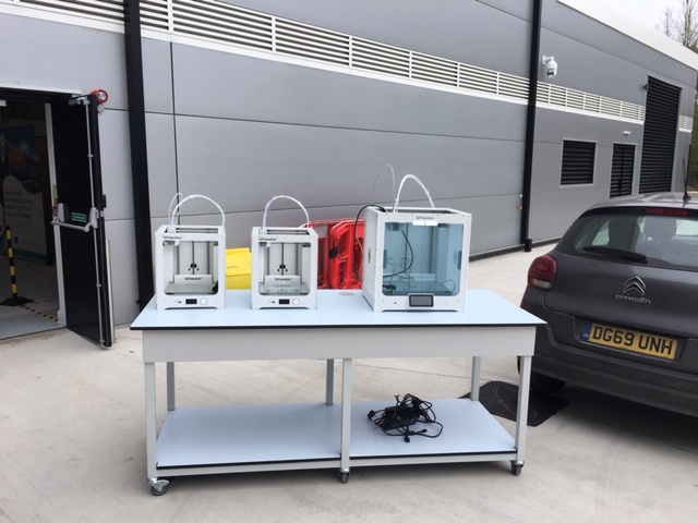 ERCollege's tweet photo. #TeamERC supporting the COVID-19 response...loaning out our 3D printers, to boost capacity at @_aurainnovation @UniOfHull
Supporting the PPE supply chain for full face shields. Thanks to @constructionERC for coordinating our response. #covidresponse #ppeshortage https://t.co/fzXFbxQY3Y