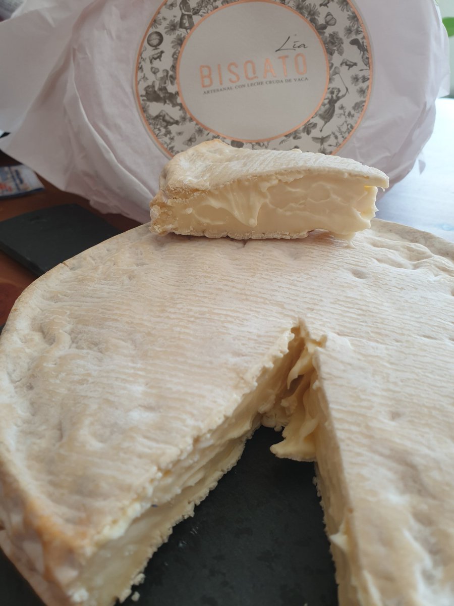 AnaBGonzlezPino's tweet photo. Venga, otros #quesazos para esta #SemanaSanta. Directamente desde #Galicia, Xiros y Lía de @bisqato. Ya lo habéis probado? #cheeselovers #cosasdequesos #vivaelqueso #YoMeQuedoEnCasa #UNOPUNTOSIETE #abgonzalezpinos #cheeselovers #queixosgalegos https://t.co/EryutH2U4G