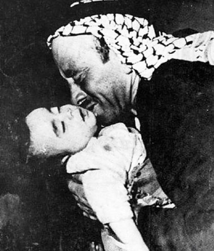 📌Tarihte Bugün |

72 yıl önce bugün; Deir Yasin köyünde Irgun terör örgütüne bağlı militanlar 254 Filistinli sivili katletti.Evler havaya uçuruldu, köyde kalanlar kurşuna dizildi ve cesetleri kuyulara atıldı.

#KudüsÇalışmaGrubu