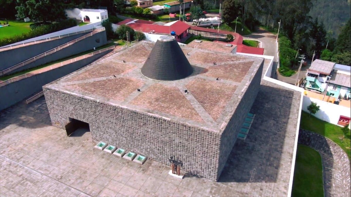 La Capilla del Hombre alberga la obra creada para este espacio por Oswaldo Guayasamin, su visión frente a la humanidad que invita a la reflexión del ser humano. Aquí el tour virtual, para mirarlo debes tener acceso a Adobe Flash Player ⬇️
qpqweb.com/images/stories…
#tourvirtual360