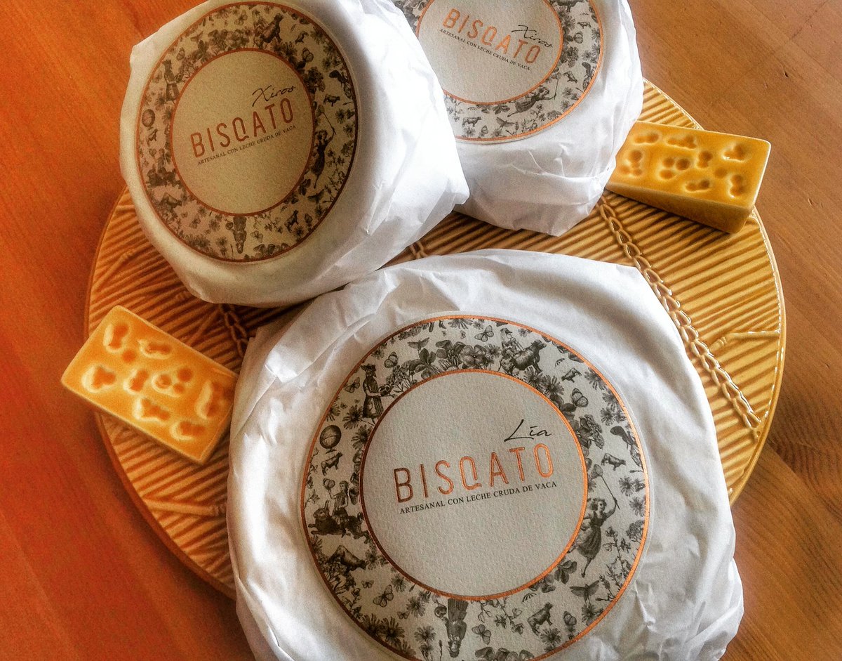 AnaBGonzlezPino's tweet photo. Venga, otros #quesazos para esta #SemanaSanta. Directamente desde #Galicia, Xiros y Lía de @bisqato. Ya lo habéis probado? #cheeselovers #cosasdequesos #vivaelqueso #YoMeQuedoEnCasa #UNOPUNTOSIETE #abgonzalezpinos #cheeselovers #queixosgalegos https://t.co/EryutH2U4G