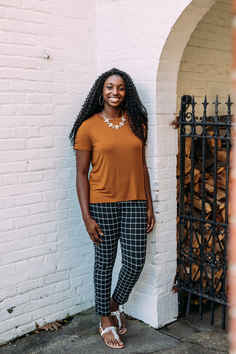 Hey guys, I’m Liz from the 757! I’m UVA c/o ‘24 and I’m majoring in architecture! Super excited to meet you guys :) #blackuva #uva24
Insta: _lizmariee_