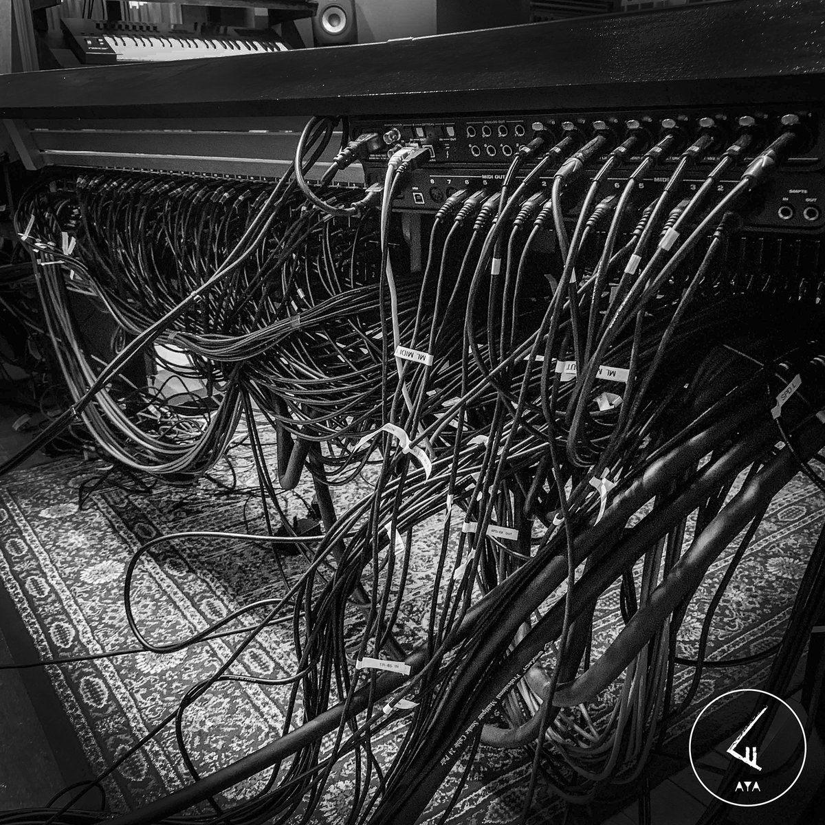 Do you know how does it look behind an analogue console? How many cables are there? Hundreds and thousands......
You need a good system to keep everything on track 😌
#ayastudios #mixing #mastering #analog #analogue #toftatb24 #toftaudio #analogconsole #cablingsystem