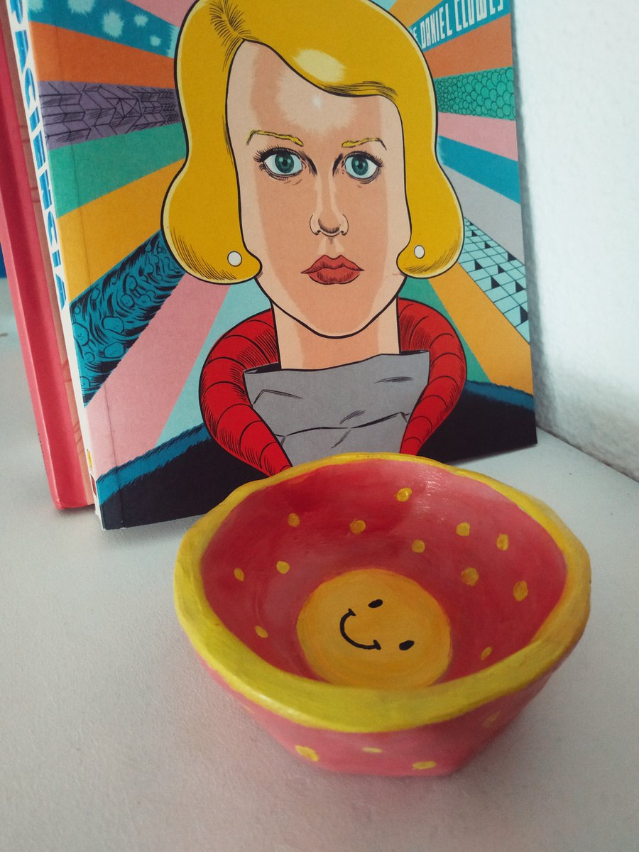 _evamez's tweet photo. Hace tiempo quise pedir un paquete de arcilla para probar. Me llegaron DIEZ y me convertí en una Arcilla Dealer. Hoy, está salvando mis horas muertas y mi necesidad de hacer cosas todo el puto rato. Gracias ❤️ https://t.co/aQFI65a1hY