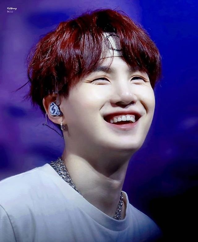 Yoobie Doobie's gummy smile, a thread to heal your soul.