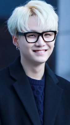 Yoobie Doobie& #39;s gummy smile, a thread to heal your soul.