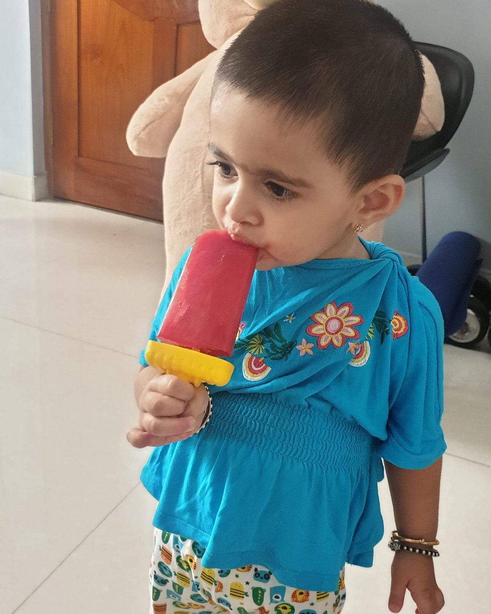 Our #AryaYash Beating The Summer Heat :-)
WaterMelon Popsicles {Ice Candy} 
#TheNameIsYash #RadhikaPandith 

Team #BeingYash