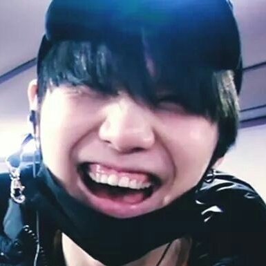 Yoobie Doobie& #39;s gummy smile, a thread to heal your soul.