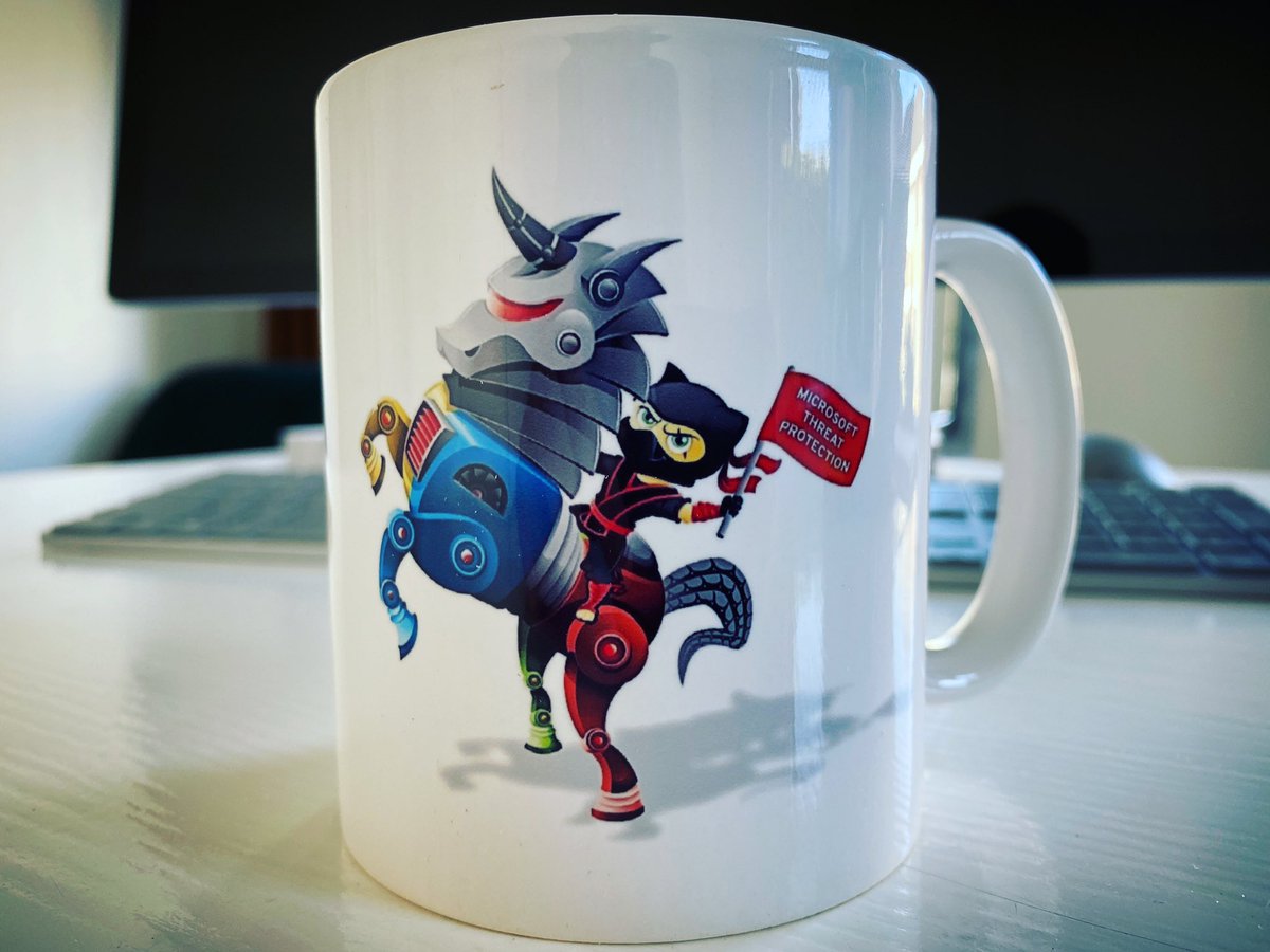 maarten_goet's tweet image. ☕️ @MicrosoftMTP protecting my coffee. #NinjacatBlend #WorkfromhomeSecurity