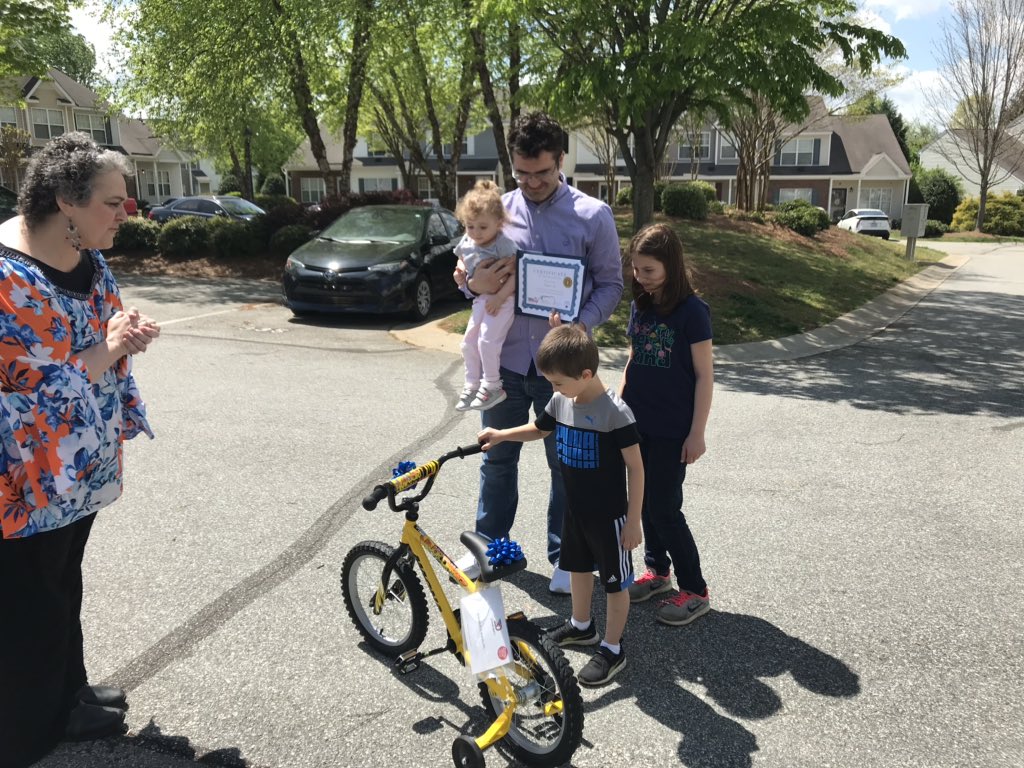 nccharacter's tweet image. Kindness poster contest prize delivery @TMSAElementary 
With Principal Burke
Gooooo Tigers!
#KindnessMatters 
#SocialDistancing
#Honorable School of Character
@CharacterDotOrg @JustynKnox @phylisjerono @MarkRJohnsonNC