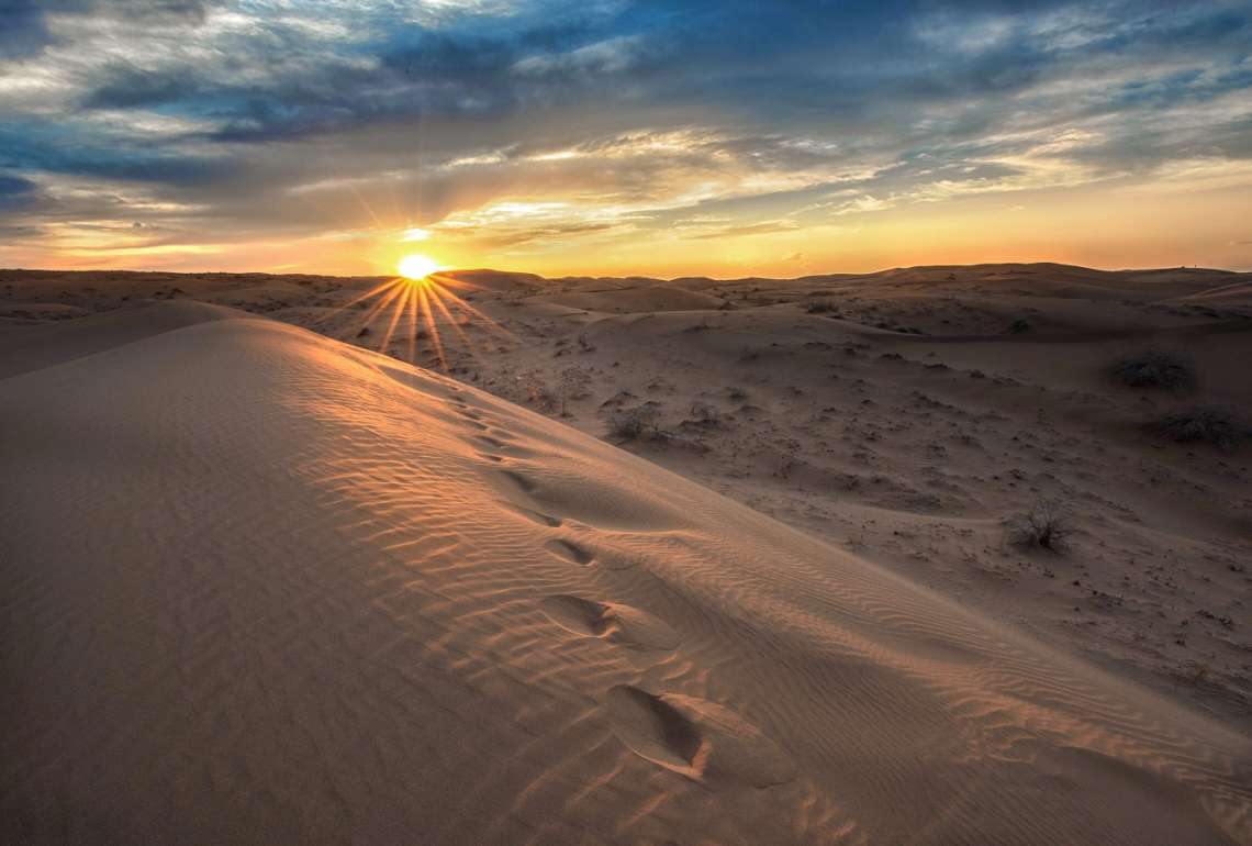 The Maranjab #Desert is located in Aran va Bidgol, Iran, north-east of Kashan . “If you spend enough time in the desert, you will hear it speaks.”
― Nnedi Okorafor 

#Iran