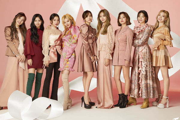 TWICE_Charts's tweet photo. All @JYPETWICE's physical releases have achieved at least platinum certification in Japan (RIAJ) for selling over 250,000 copies in the country! 🇯🇵 https://t.co/3lZhMDHcIJ