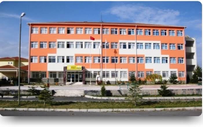 nocontextnaol's tweet photo. malum lise ile kendimizi kıyaslama gereksiniminde bulunmadık :) https://t.co/vAqZzR0wGN